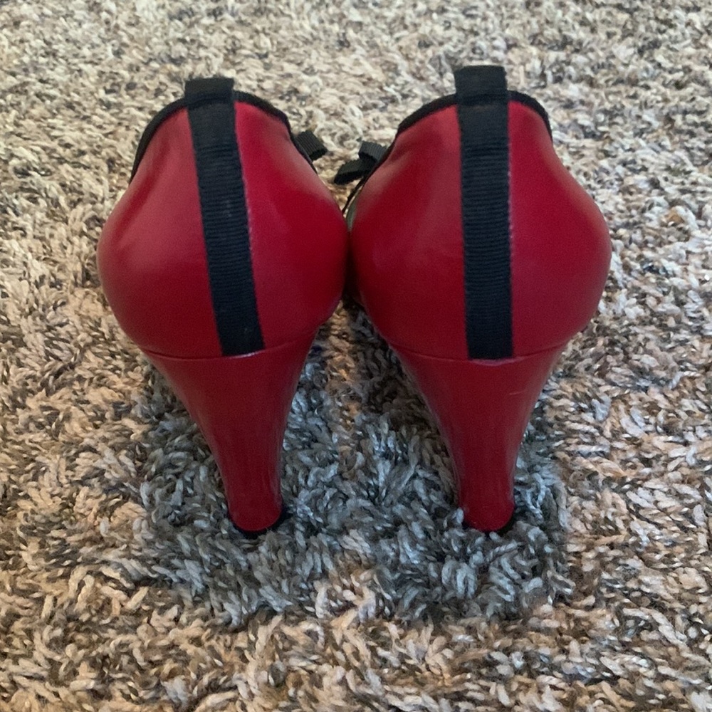 Marc Jacobs Red High Heel with Bow & Peep Toe - Picture 4 of 6
